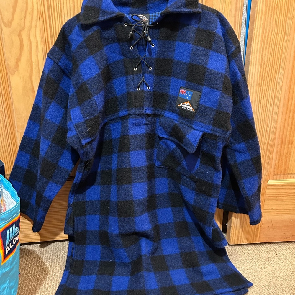 Egmont Clothing Company New Zealand plaid shirt 100% pure new wool, size medium
